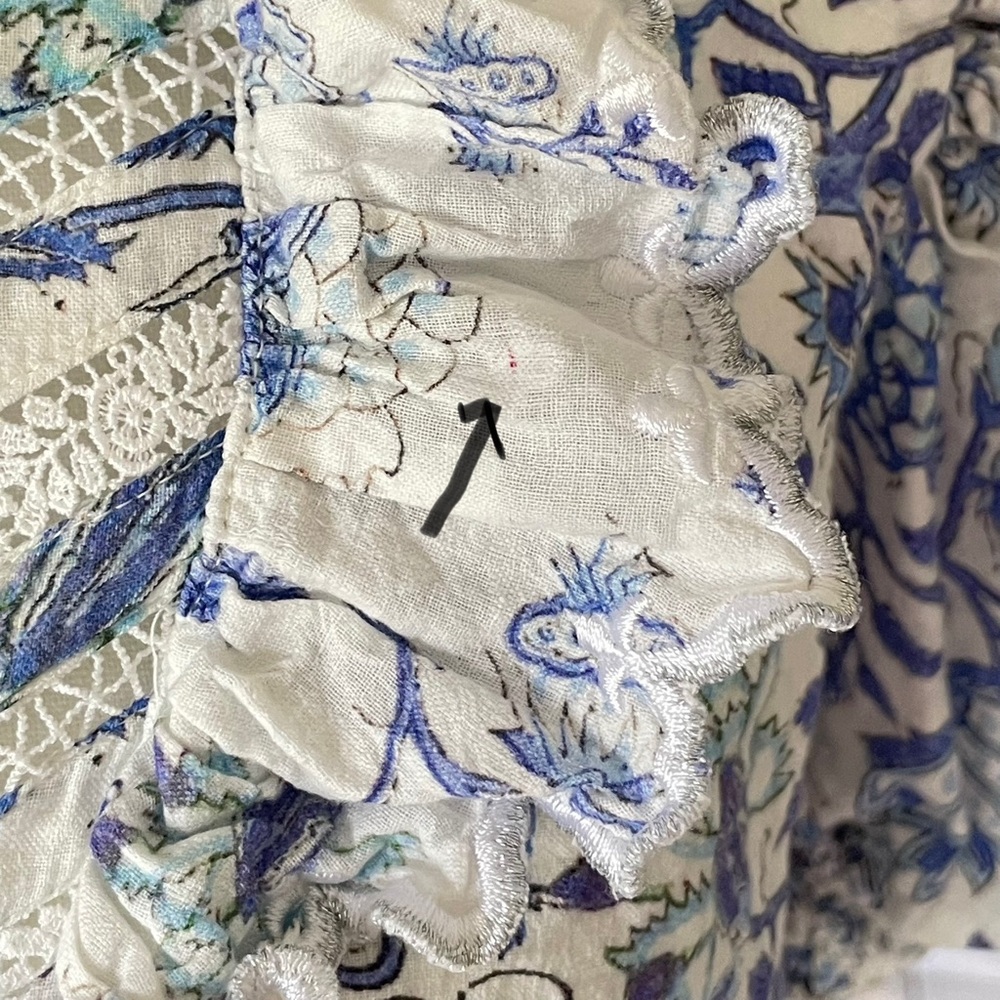 HEMANT & NANDITA Blue and White Floral Puff-Sleeve Blouse - Picture 16 of 16